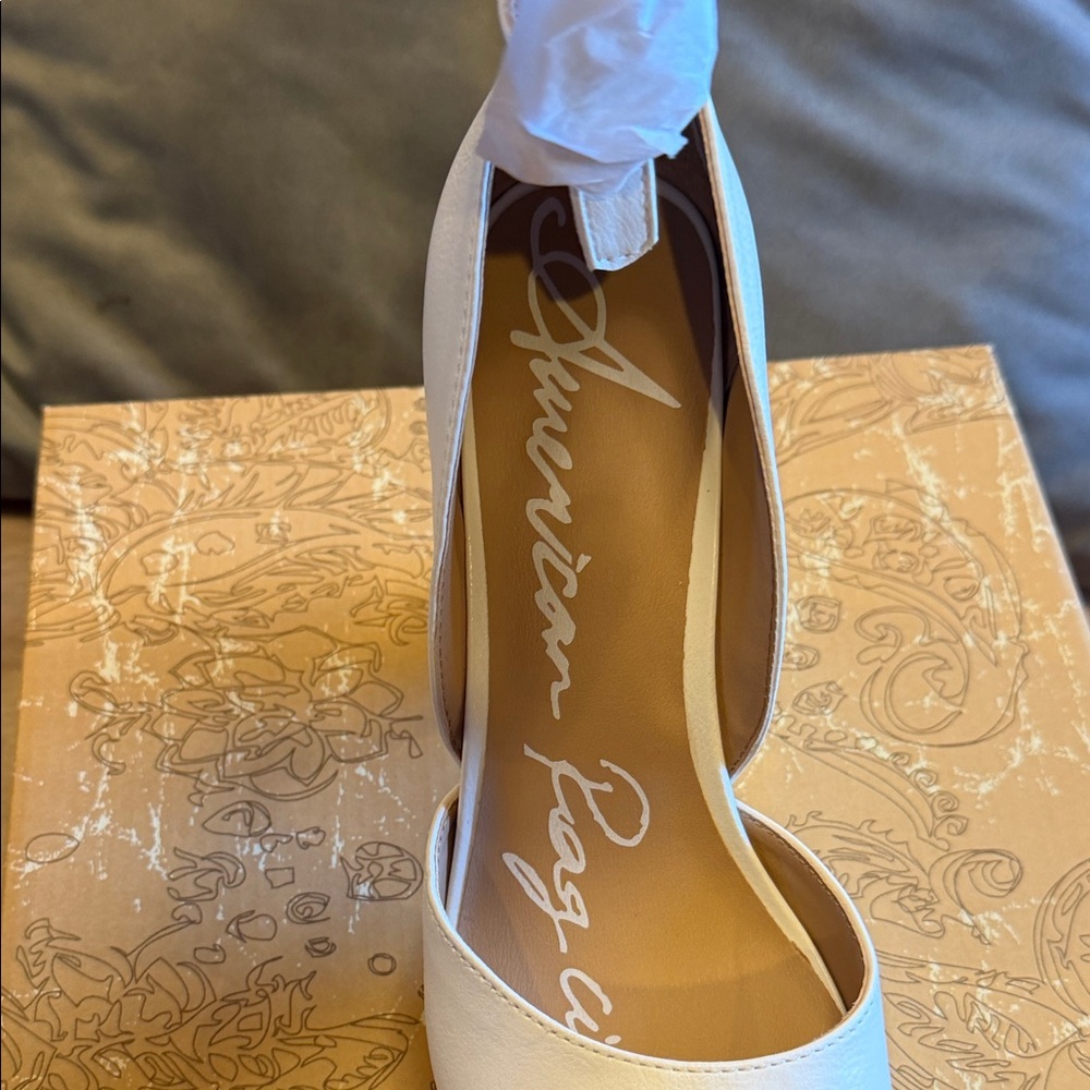 American Rag White Pointed-Toe Leather Pump